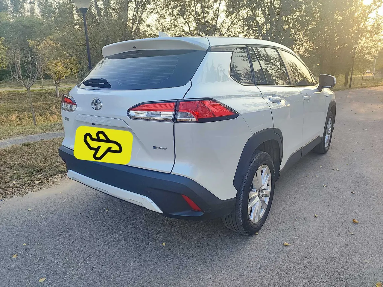 Toyota 2024 Corolla Ruiyuan Dual Engine 2.0 Stepless Intelligent Electric Hybrid Pioneer Edition Automatic Gear 2