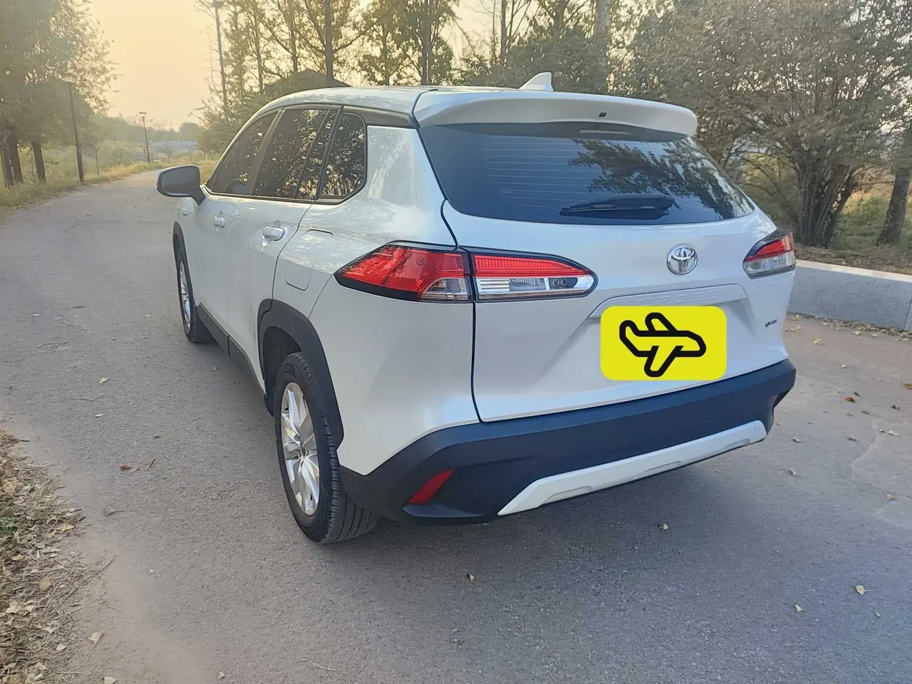 Toyota 2024 Corolla Ruiyuan Dual Engine 2.0 Stepless Intelligent Electric Hybrid Pioneer Edition Automatic Gear 3