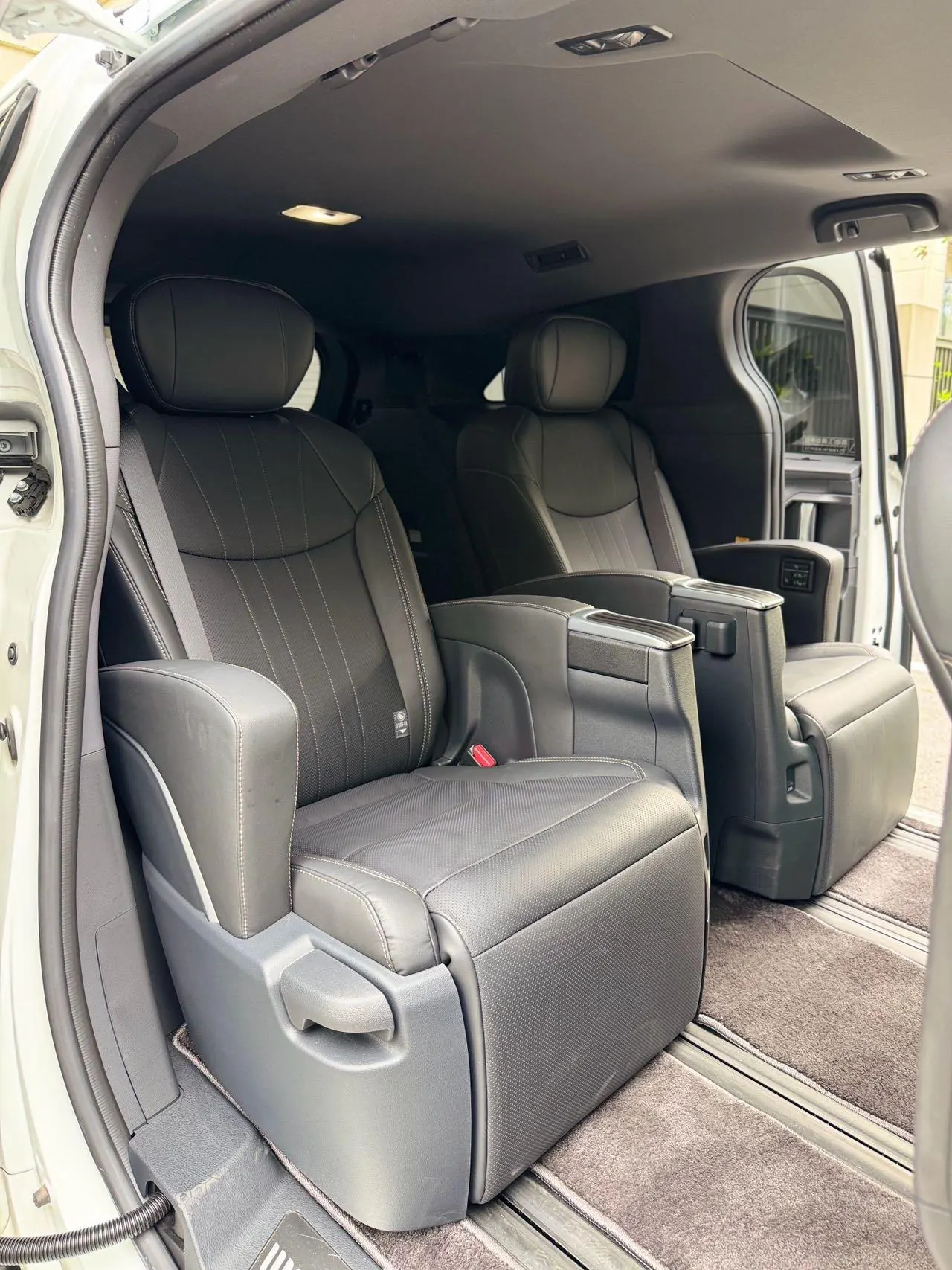 Toyota 2024 Sai 2.5 Stepless Enjoy Premium Edition Automatic Transmission 7