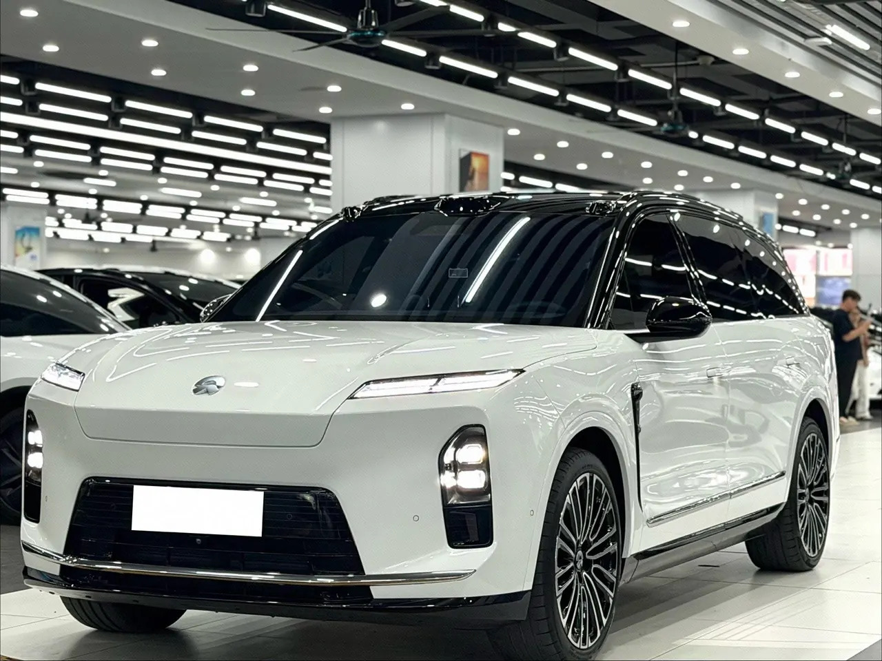 Open image lightbox: NIO 2026 ES8 6‑Seater Executive Signature Edition Automatic Transmission