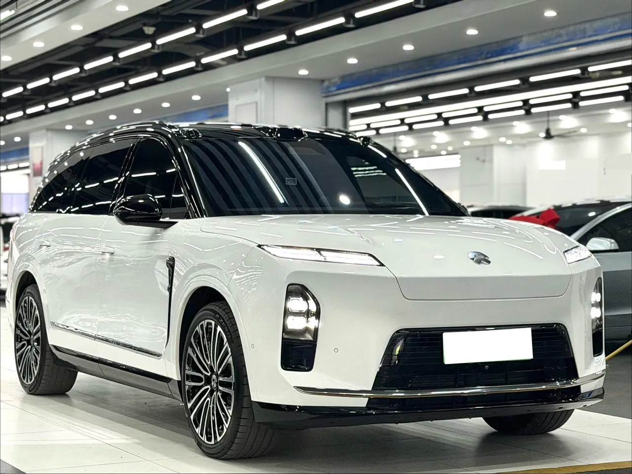 NIO 2026 ES8 6‑Seater Executive Signature Edition Automatic Transmission 3
