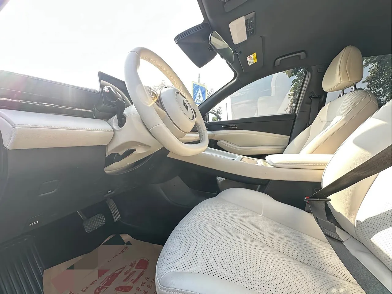 BaoJun 2024 Cloud Sea 600km Pure Electric Edition Automatic Gear 5