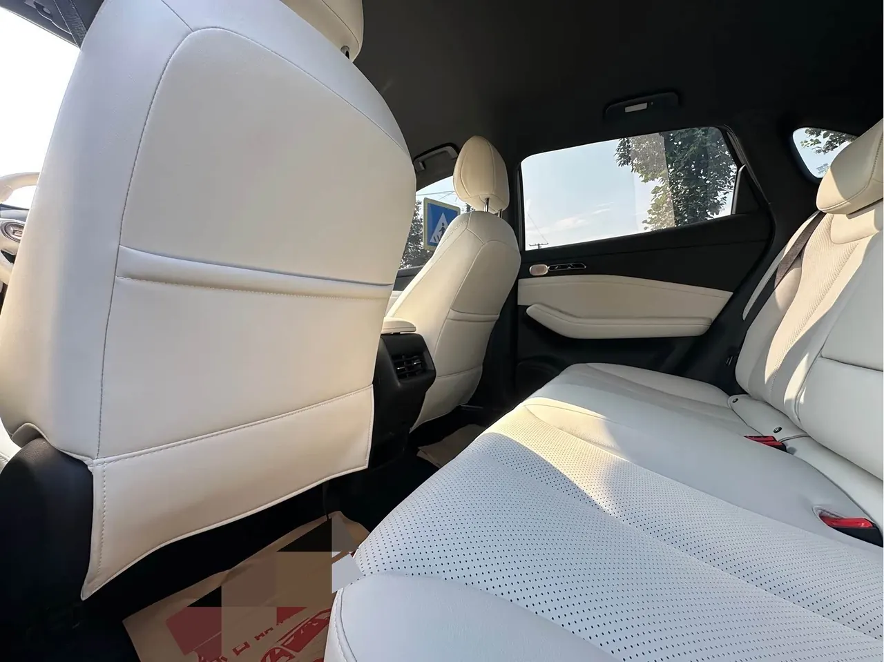 BaoJun 2024 Cloud Sea 600km Pure Electric Edition Automatic Gear 6