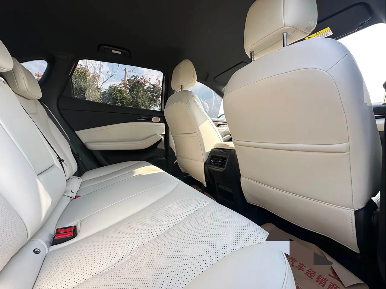 BaoJun 2024 Cloud Sea 600km Pure Electric Edition Automatic Gear 7