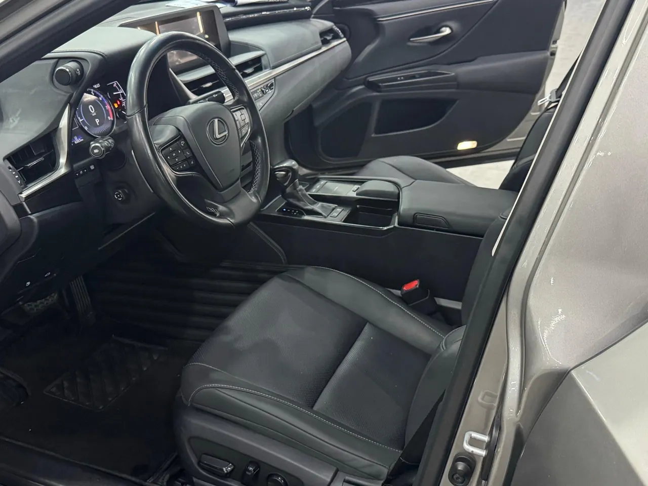 Lexus ES (Imported) 2020 ES200 2.0 Stepless Premium Edition Automatic Gear 4