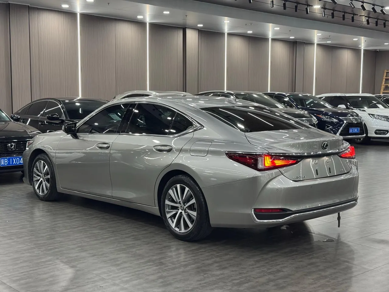 Lexus ES (Imported) 2020 ES200 2.0 Stepless Premium Edition Automatic Gear 7