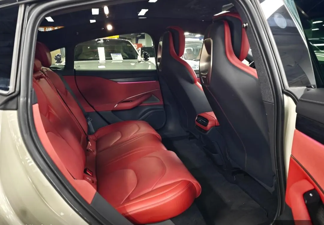 MI 2024 SU 7 700km Rear Drive Long Endurance Smart Driving Edition Automatic Gear 5