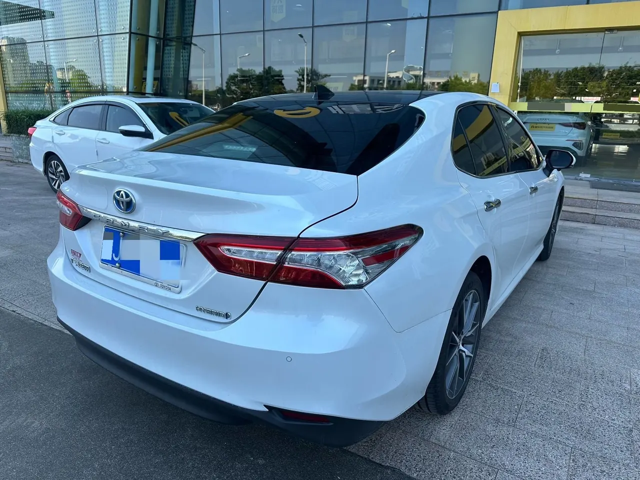 Toyota 2021 Camry Dual Engine 2.5HG Stepless Deluxe Automatic Gear 2