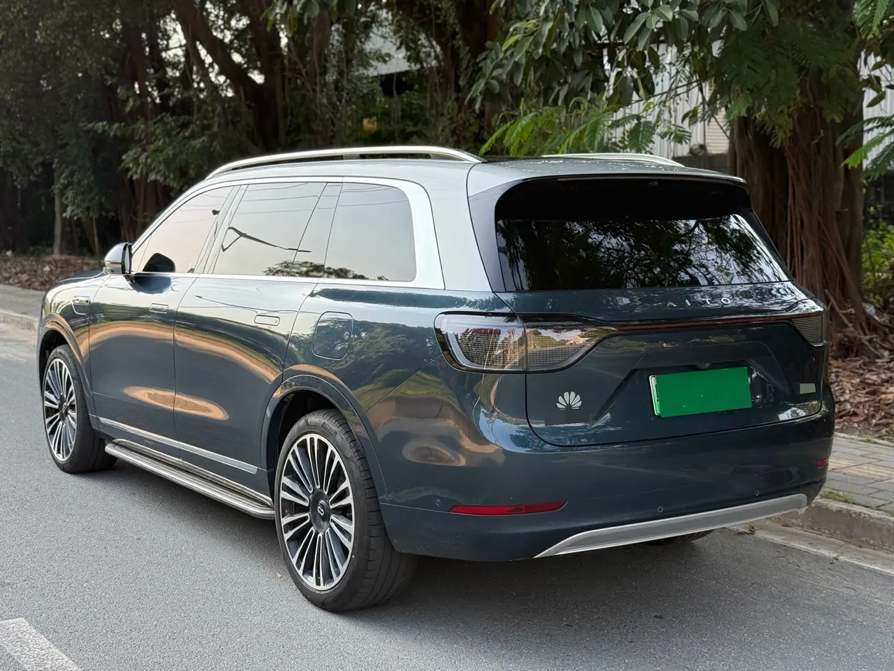 AITO 2024 AITO M9 extended range Ultra 42kWh automatic gear 4