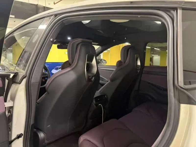 MI 2024 SU 7 700km Rear Drive Long Endurance Smart Driving Edition Automatic Gear 3