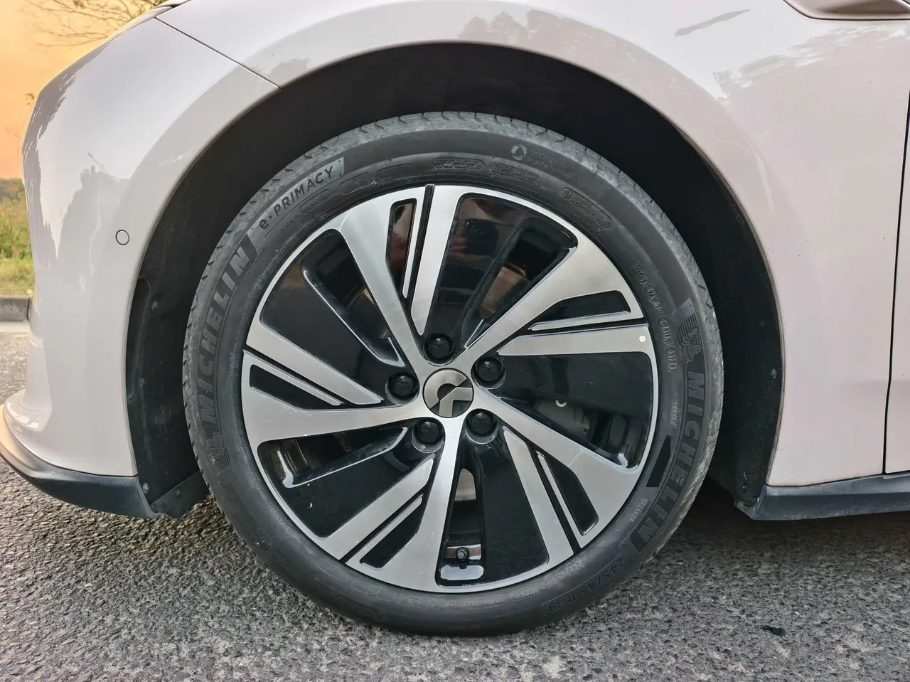 NIO 2024 ET5 75kWh automatic gear 6