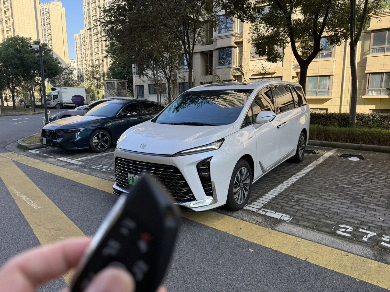 Open image lightbox: Buick 2026 GL8 Lu Zun PHEV 1.5T Luxury Edition Automatic Gear