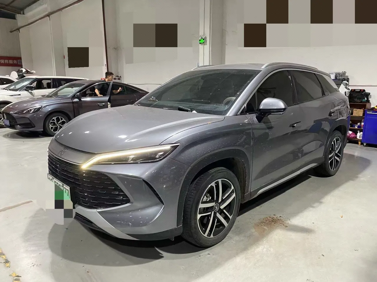 BYD 2024 Song L DM-i 1.5 Stepless 75km Leading Automatic Transmission - View 1