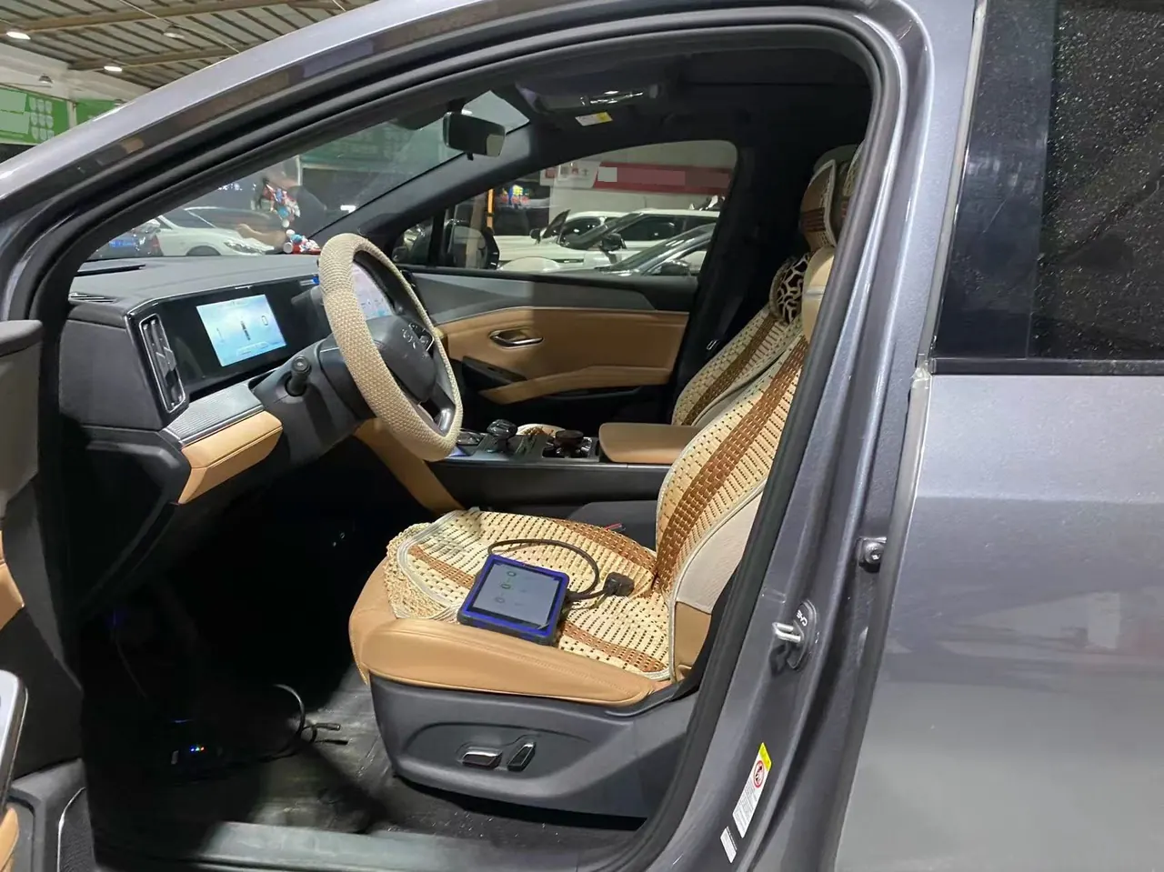 BYD 2024 Song L DM-i 1.5 Stepless 75km Leading Automatic Transmission 2