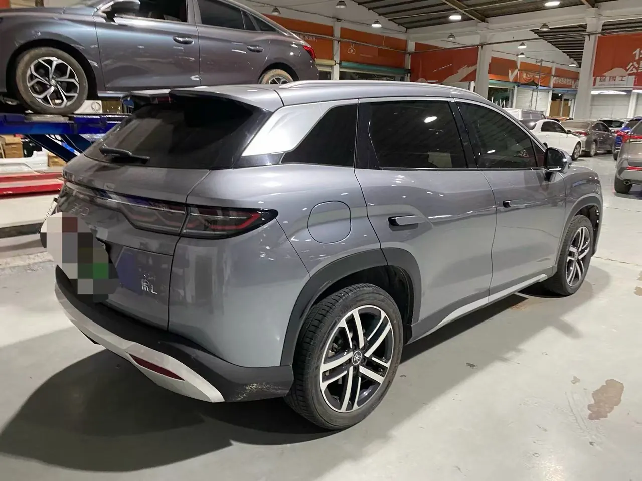 BYD 2024 Song L DM-i 1.5 Stepless 75km Leading Automatic Transmission 5