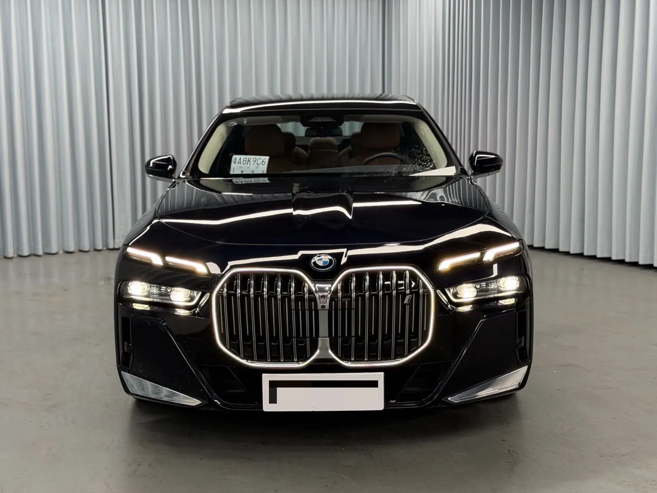 BMW i7 (Imported) 2023 i7 eDrive50L Leading Luxury Suit Automatic Gear 2