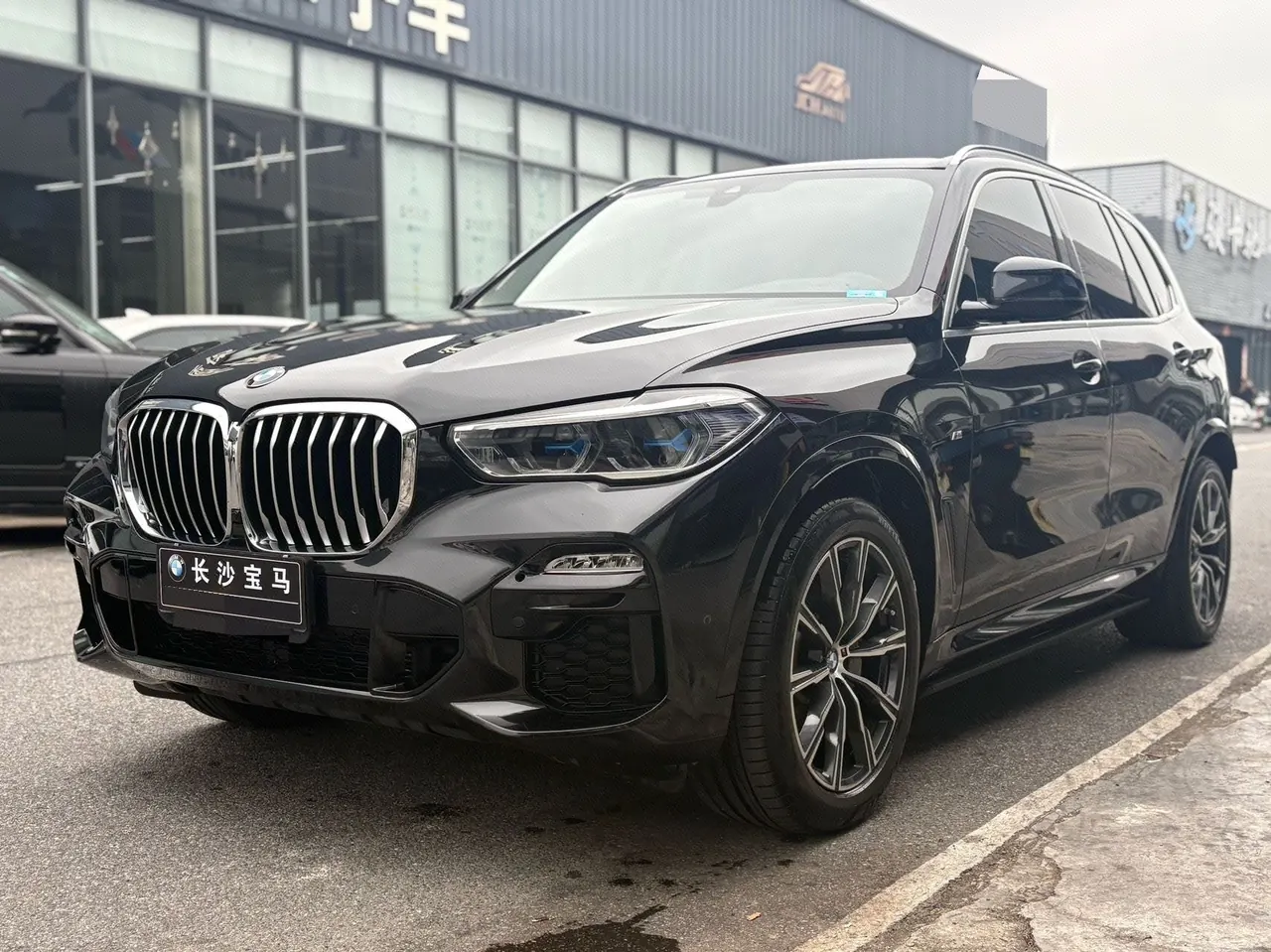 Открыть галерею: BMW X5 (Imported) 2020 X5 xDrive30i 2.0T M Sports Suit Automatic Gear