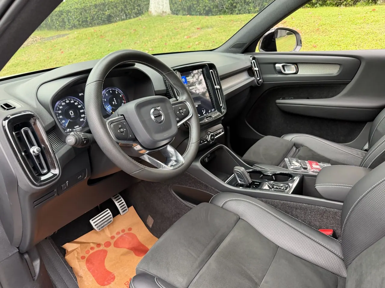 Volvo 2020 XC40 2.0T T4 4-wheel drive Zhiyuan Deluxe Edition Automatic Gear 4