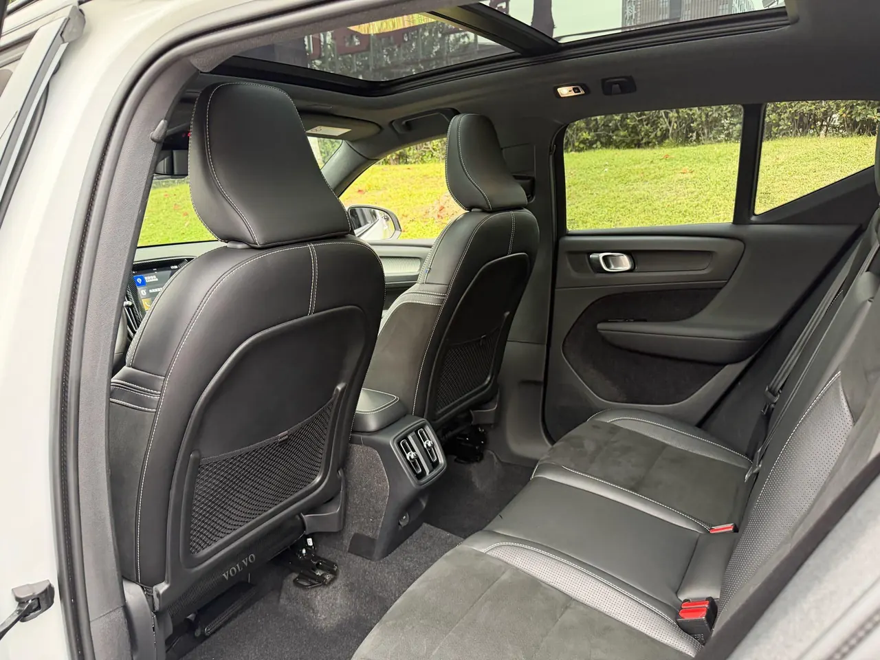 Volvo 2020 XC40 2.0T T4 4-wheel drive Zhiyuan Deluxe Edition Automatic Gear 5
