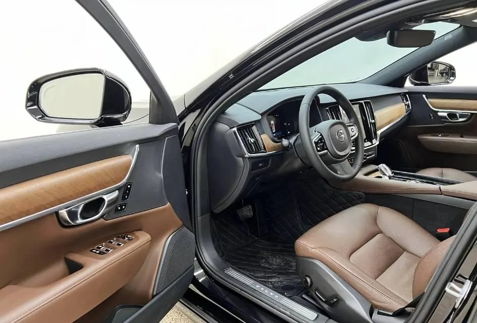 Volvo 2024 S90 48V 2.0T B5 Zhiyi Deluxe Edition Automatic Gear 4