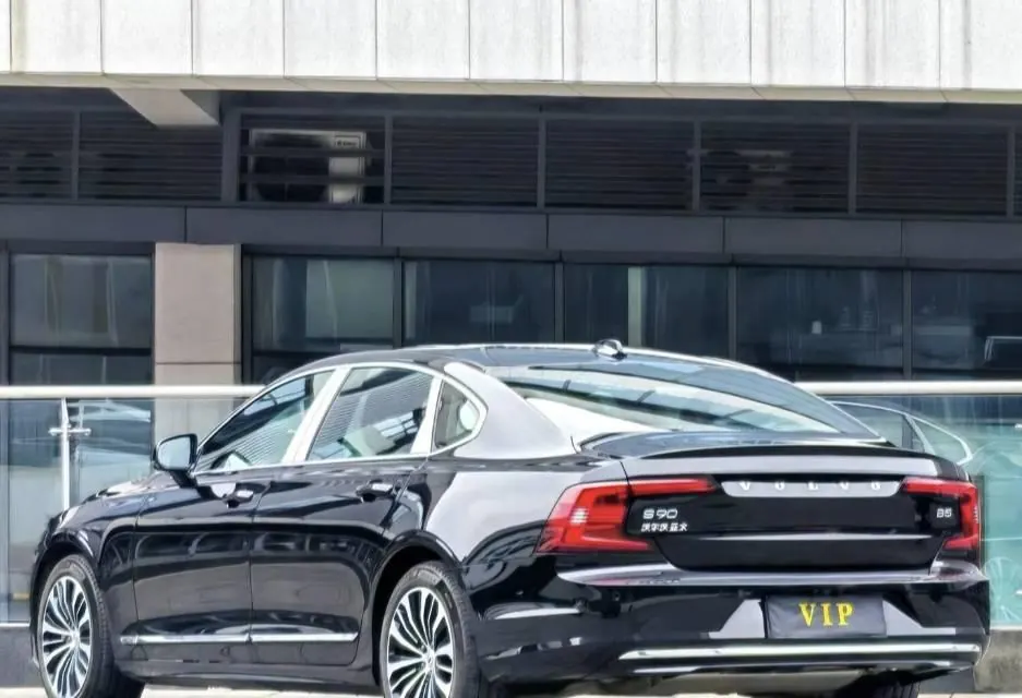 Volvo 2024 S90 48V 2.0T B5 Zhiyi Deluxe Edition Automatic Gear 6