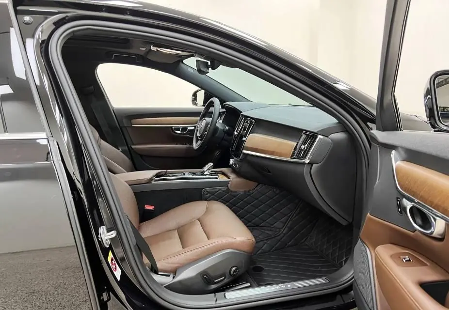 Volvo 2024 S90 48V 2.0T B5 Zhiyi Deluxe Edition Automatic Gear 9