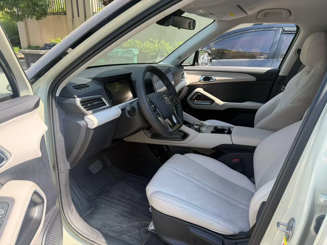 BYD 2024 Yuan UP 401KM Vital Edition Automatic Gear 5