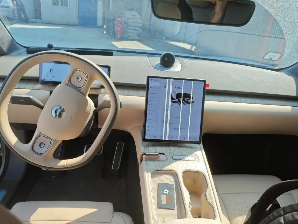 NIO 2024 ET7 75kWh Executive Edition Automatic Gear 5
