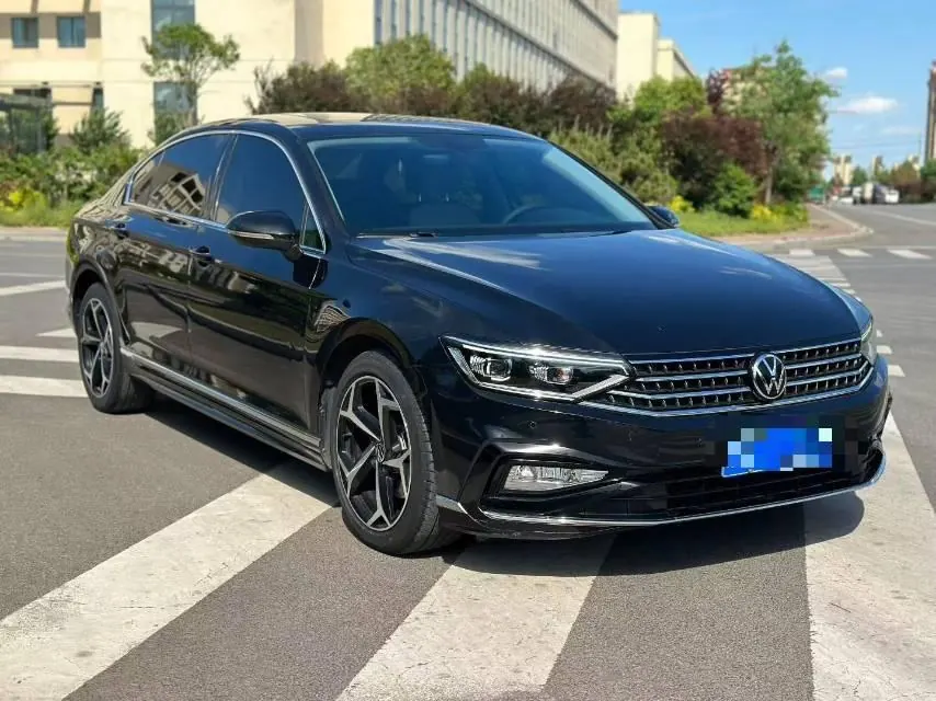 Volkswagen 2023 Magotan 2.0TSI 330TSI 2 million Commemorative Edition Leading Automatic Gear 2