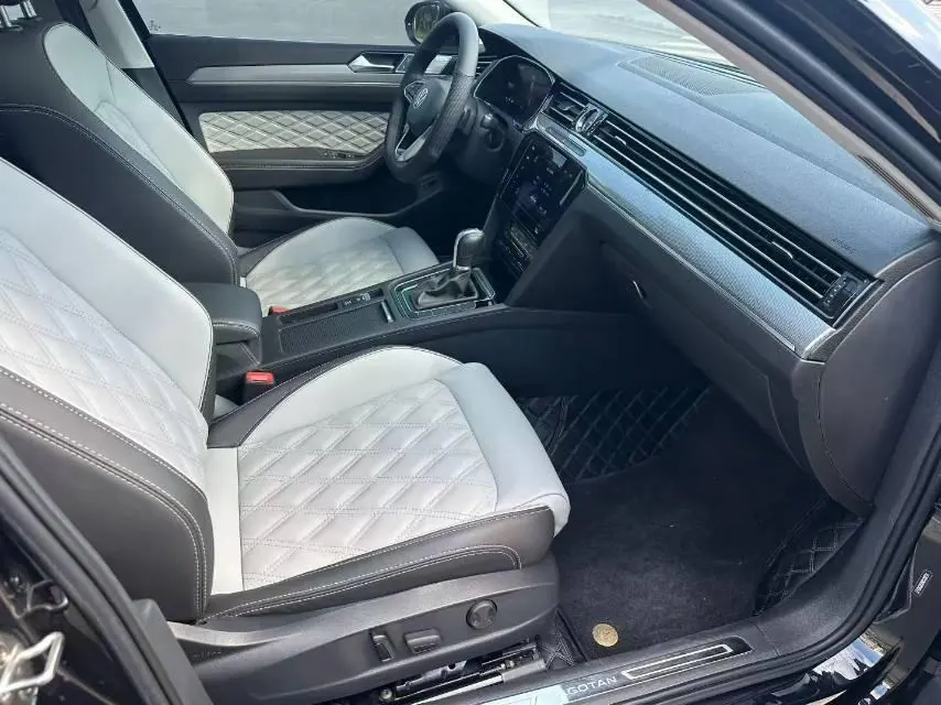 Volkswagen 2023 Magotan 2.0TSI 330TSI 2 million Commemorative Edition Leading Automatic Gear 5