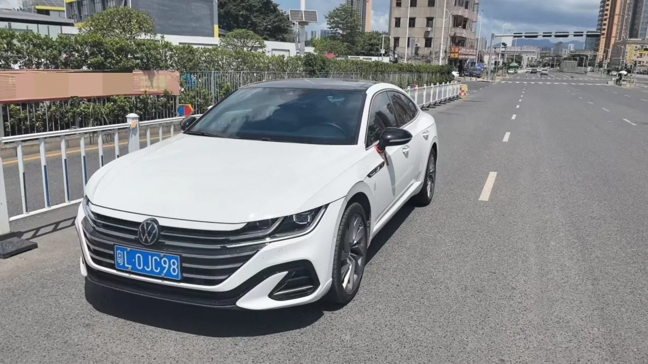 Open image lightbox: Volkswagen 2024 CC 2.0TSI 380TSI eye-catching automatic gear