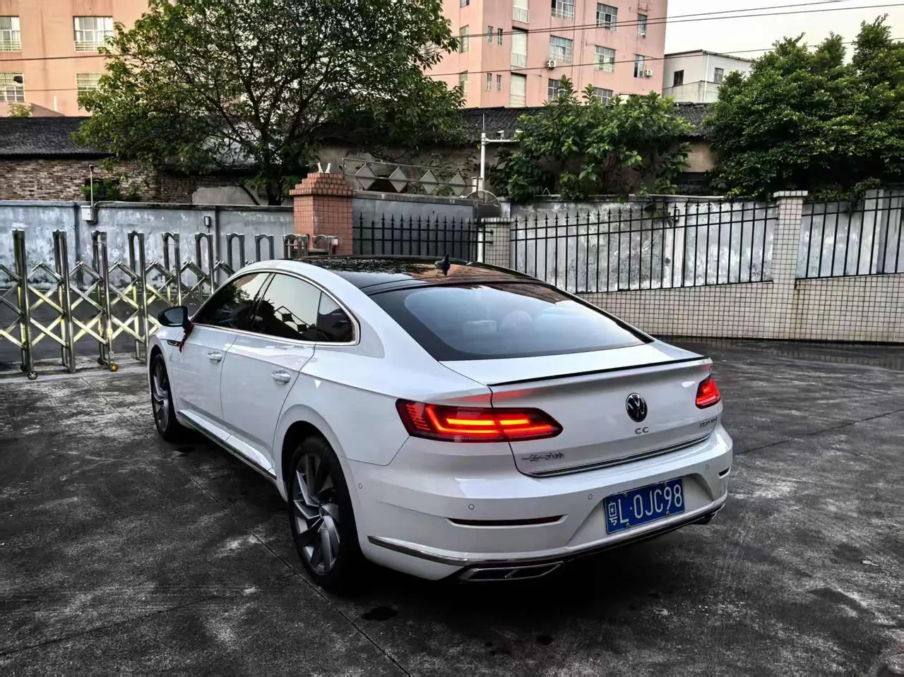 Volkswagen 2024 CC 2.0TSI 380TSI eye-catching automatic gear 5