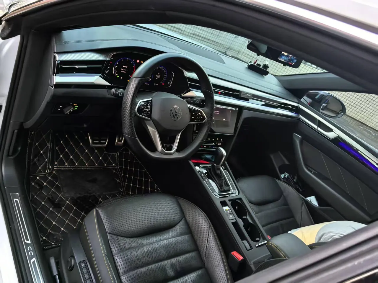 Volkswagen 2024 CC 2.0TSI 380TSI eye-catching automatic gear 7