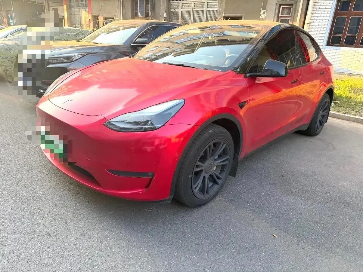 Open image lightbox: Tesla 2023 Model Y long endurance all-wheel drive version automatic transmission