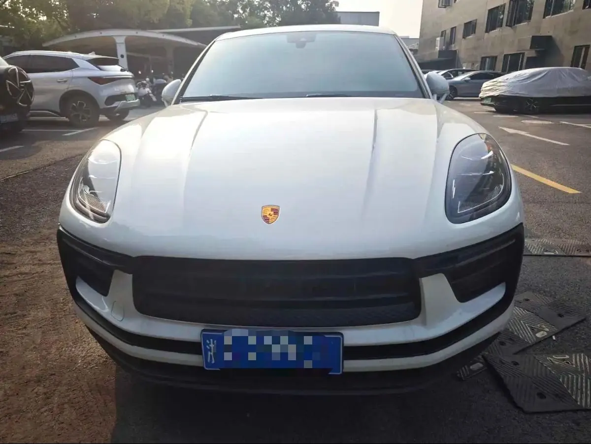 Porsche Macan (Imported) 2023 Macan 2.0T Automatic Gear 4