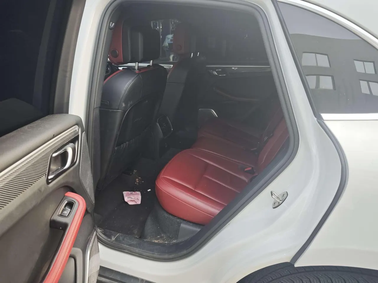Porsche Macan (Imported) 2023 Macan 2.0T Automatic Gear 5