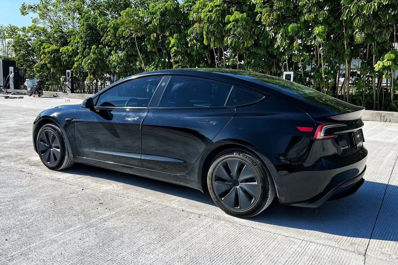 Tesla 2023 Model 3 Rejuvenation Edition Rear Wheel Drive Automatic Transmission 4