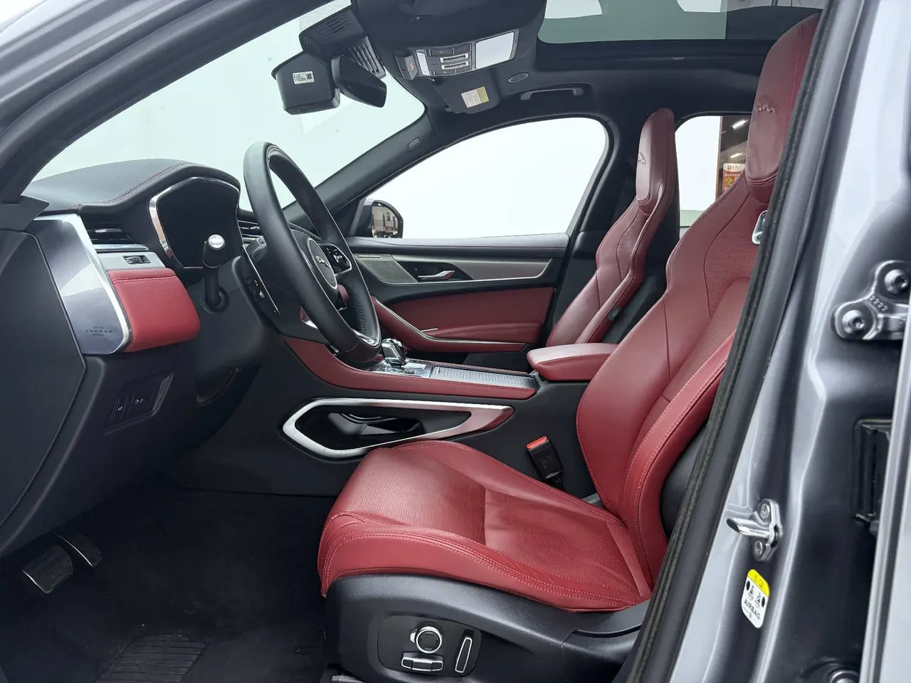 Jaguar F-PACE (Imported) 2024 F-PACE 2.0T P250 R-Dynamic SE Automatic Gear 7