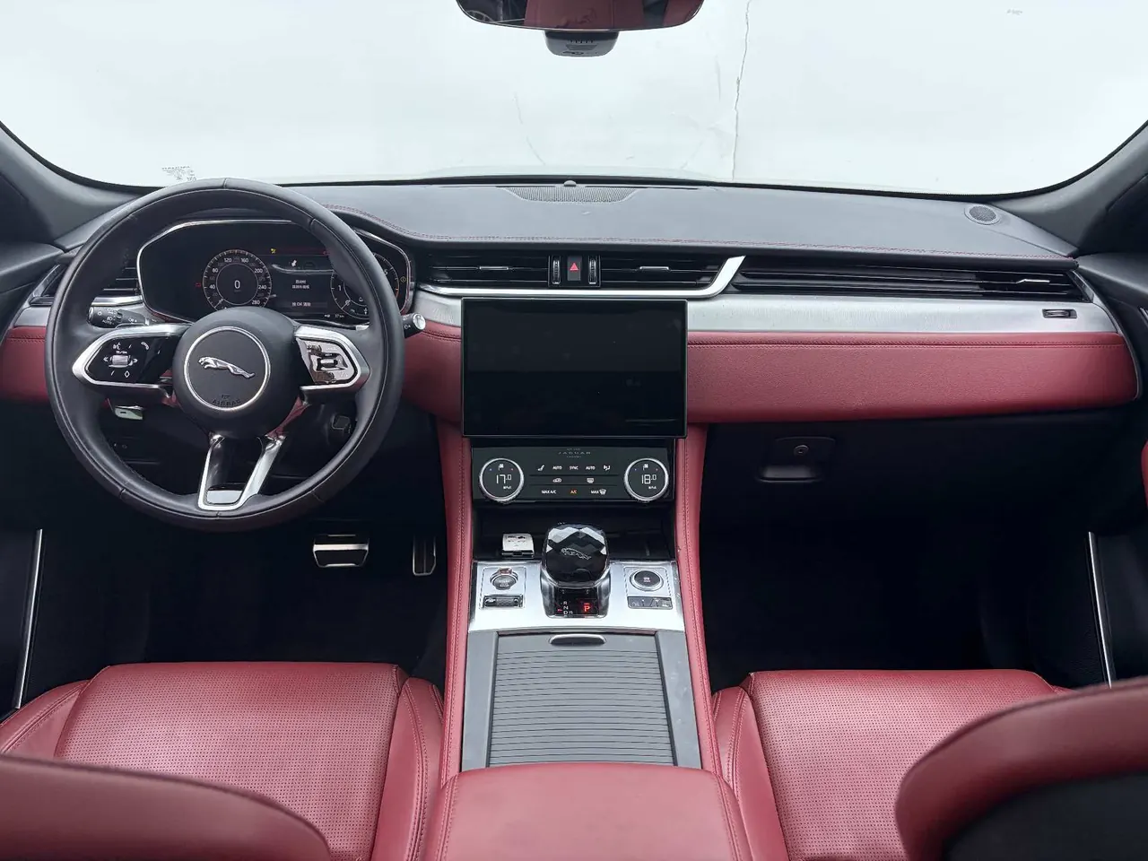 Jaguar F-PACE (Imported) 2024 F-PACE 2.0T P250 R-Dynamic SE Automatic Gear 8