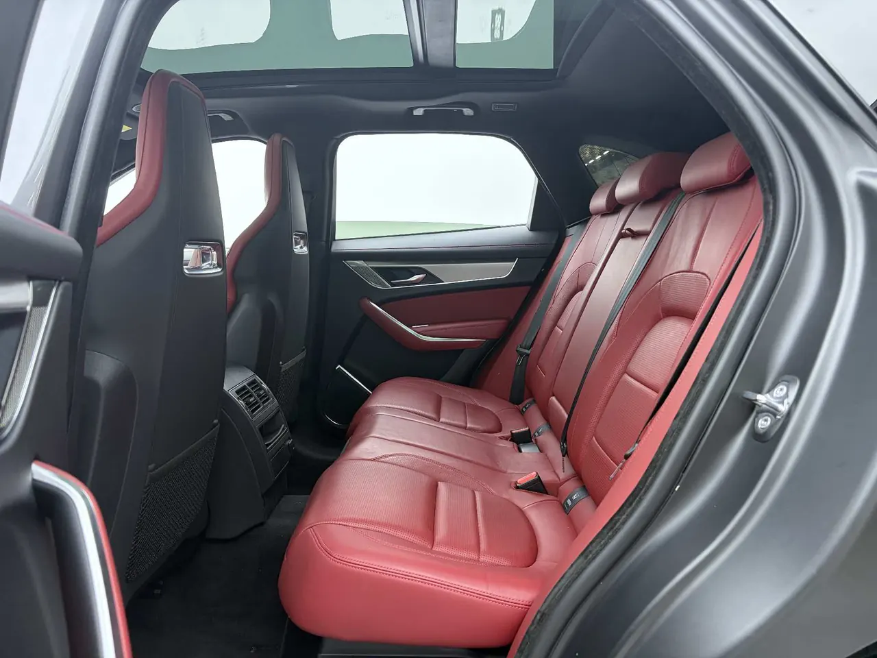 Jaguar F-PACE (Imported) 2024 F-PACE 2.0T P250 R-Dynamic SE Automatic Gear 9