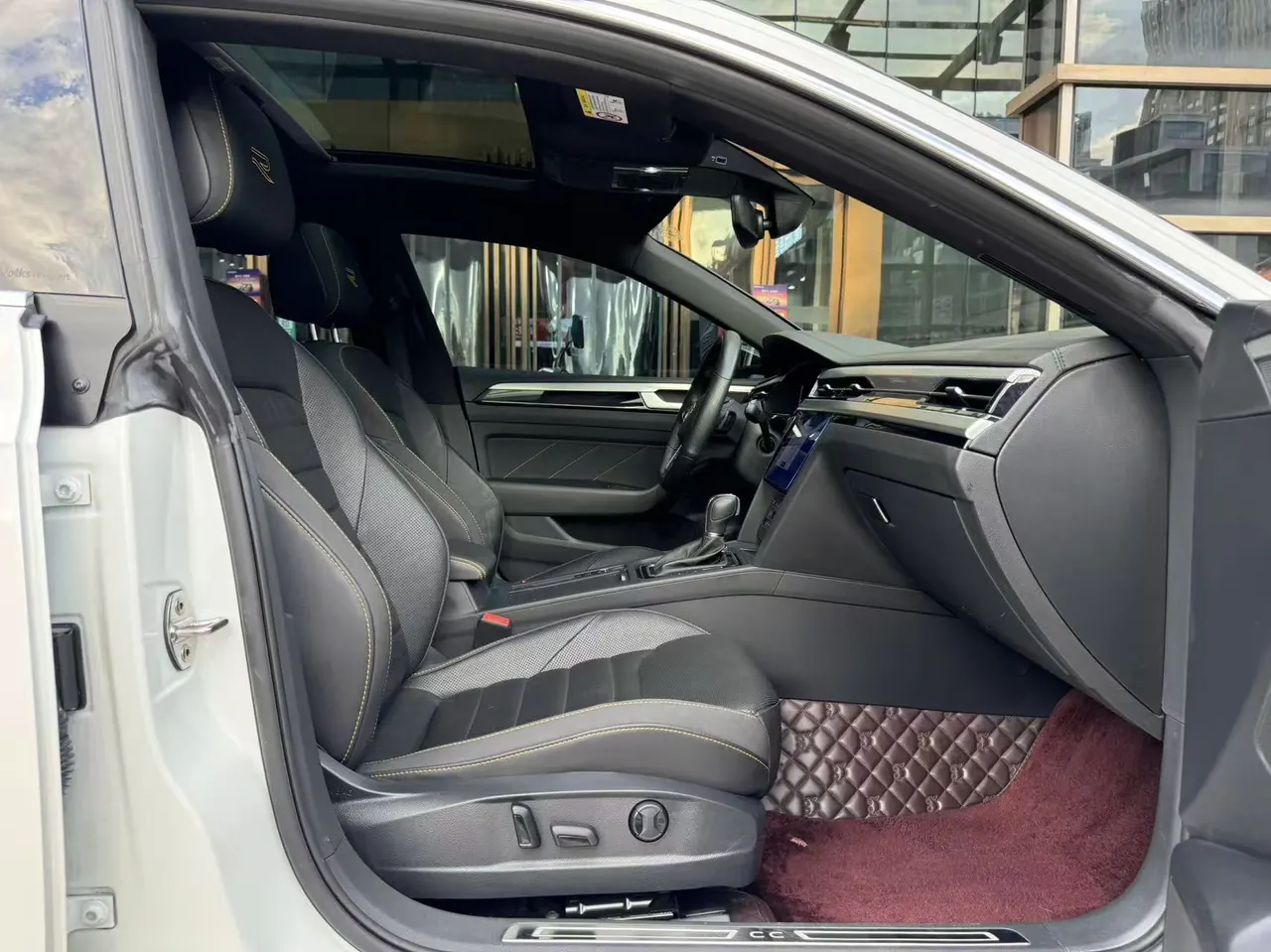 Volkswagen 2023 CC 2.0TSI 380TSI eye-catching automatic gear 6