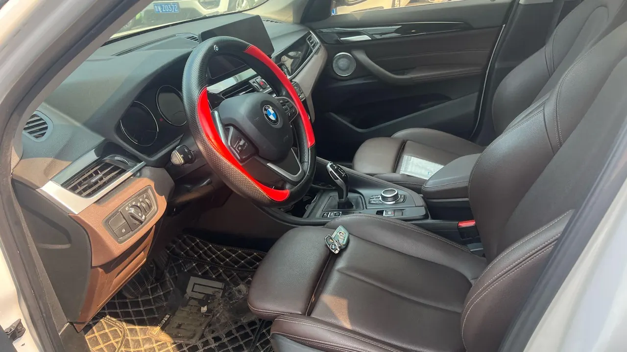 BMW 2021 X1 sDrive20Li 1.5T fashion automatic gear 2