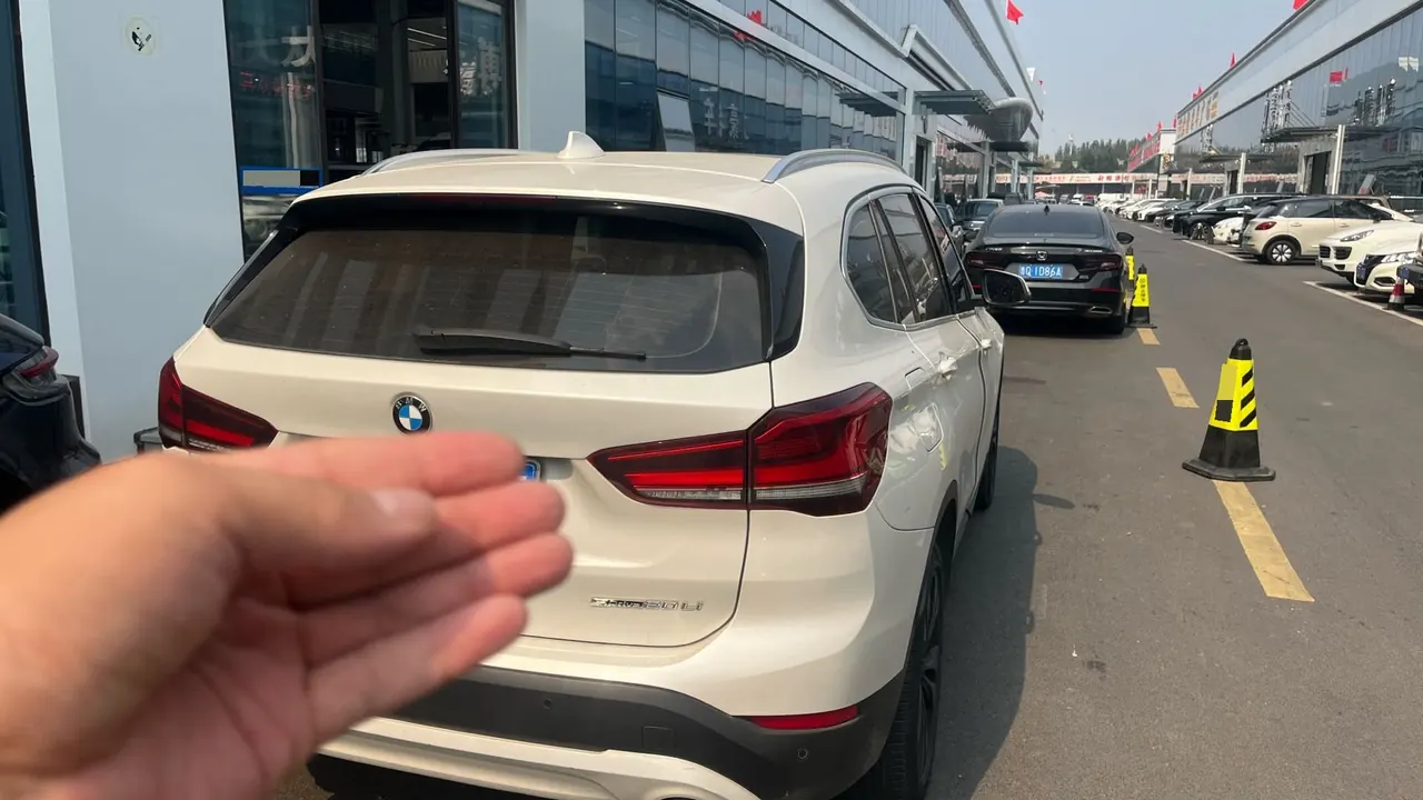 BMW 2021 X1 sDrive20Li 1.5T fashion automatic gear 4