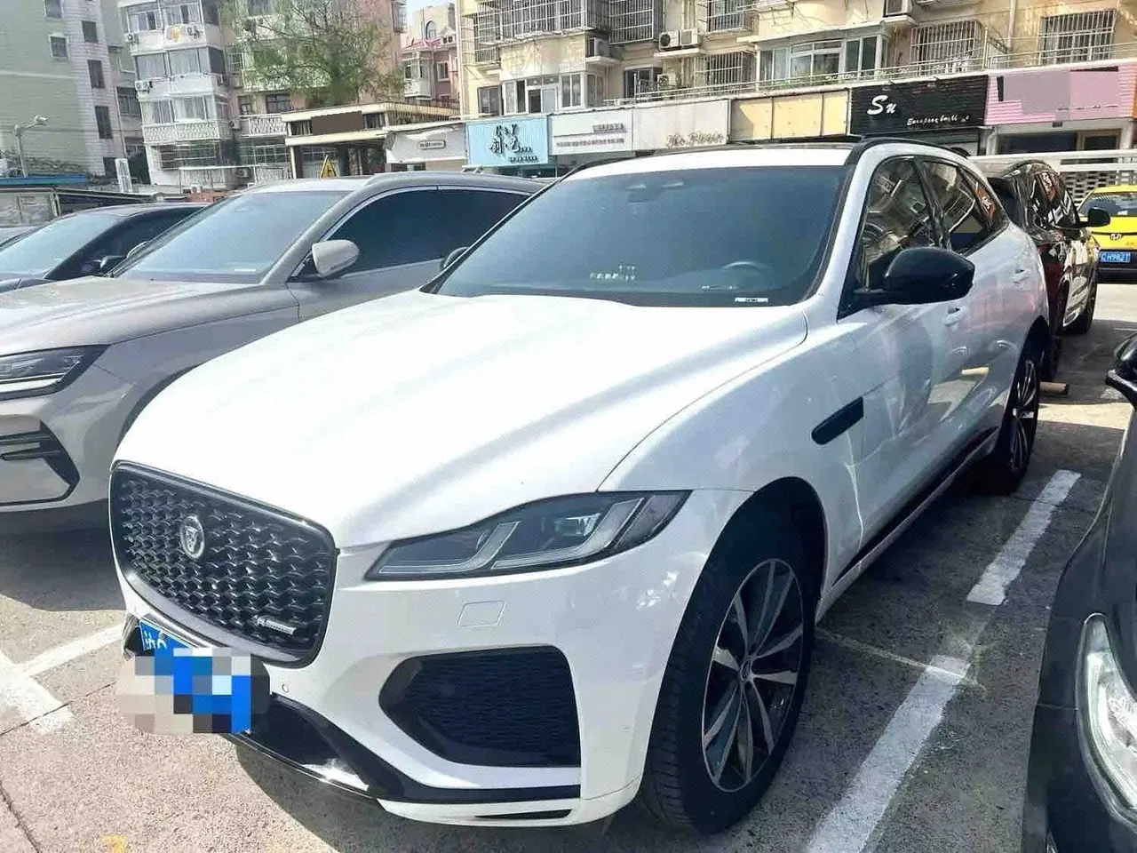 Open image lightbox: Jaguar F-PACE (Imported) 2024 F-PACE 2.0T P250 R-Dynamic SE Automatic Gear