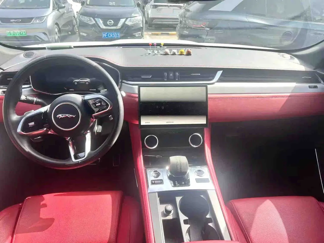 Jaguar F-PACE (Imported) 2024 F-PACE 2.0T P250 R-Dynamic SE Automatic Gear 4