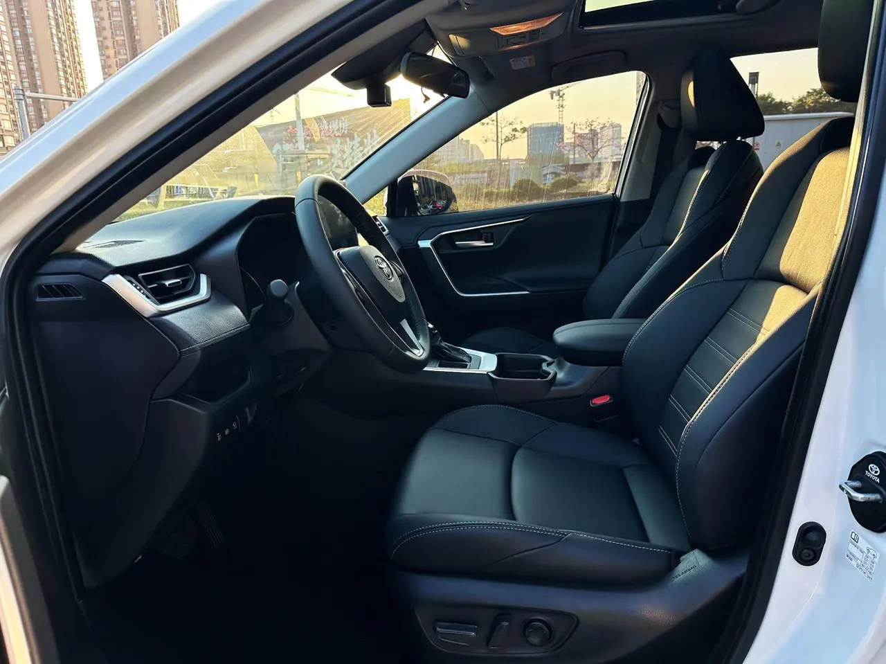 Toyota 2023 Willanda 2.0 Stepless Two-Drive Luxury PLUS Edition Automatic Gear 4