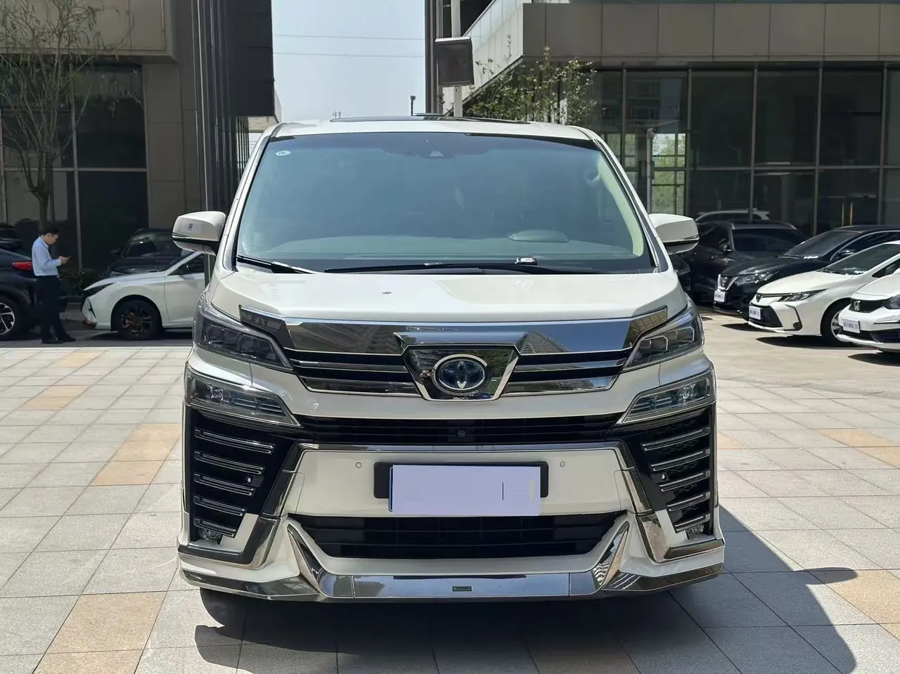 Toyota WILF (Imported) 2021 Crown WILF 2.5 Stepless Crown HV Distinguished Edition Automatic Gear 2