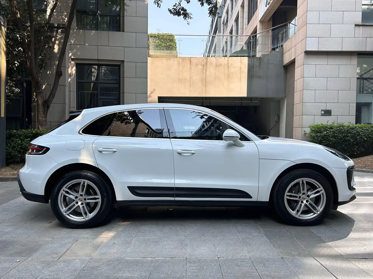 Porsche Macan (Imported) 2024 Macan 2.0T Automatic Gear 10