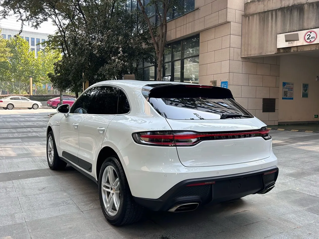 Porsche Macan (Imported) 2024 Macan 2.0T Automatic Gear 13