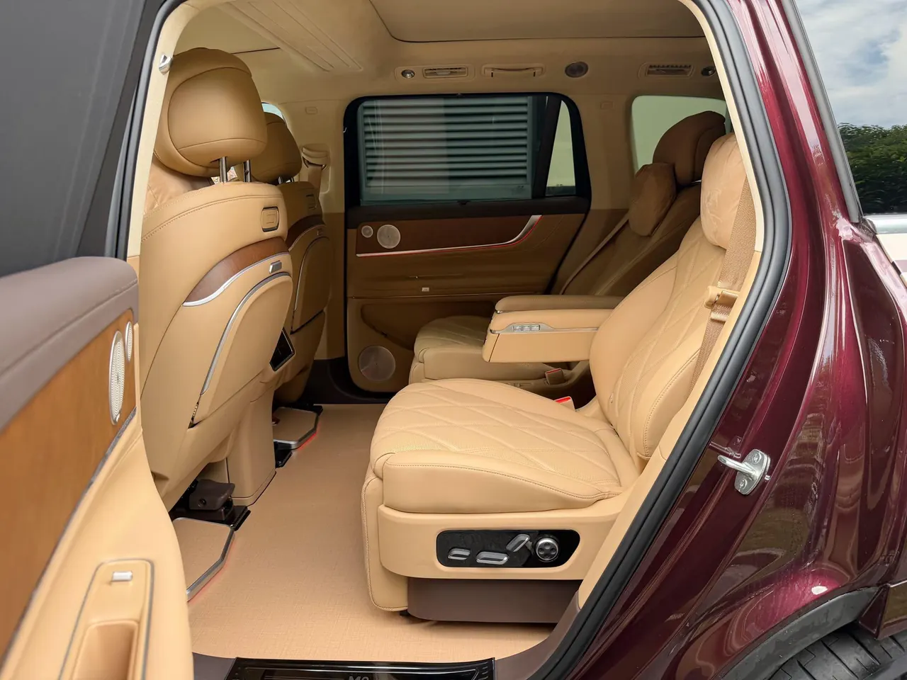 AITO 2025 AITO M9 EV Pure Electric Ultra Edition 100kWh6-seat Edition Automatic Gear 10